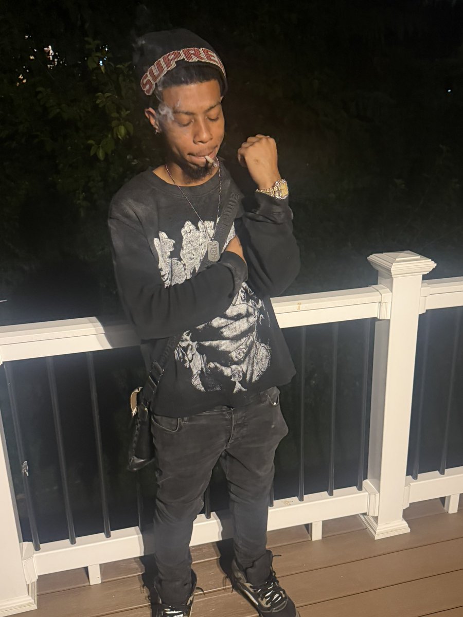 purplep1nts's tweet photo. Just tryn get high and stay outta trouble 🅿️©️

https://t.co/u6XHpprJ6l https://t.co/ZjwNVWg00M