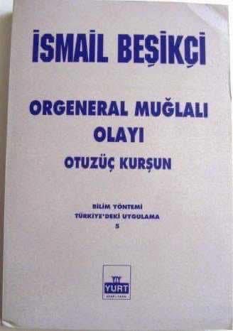 Kemalbulbull's tweet photo. 33 Kurşun 
Sih û se Gulle
28 Temmuz 1943

83. Yıldönümü
Wan Qelqeli (Özalp) Sefo Deresi 
Mustafa Muğlalı Katliamı

Orgeneral Mustafa Muğlalı'nin emriyle 33 Kürt kurşuna dizildi!
1943’ten 33 Kurşundan beri;

Bizim hikâyemiz biraz da 33'lerin hikâyesidir! 
33 Kurşun - Van Özalp
33 Can       - Madımak
33 Bomba - Roboski 
33 Düş Yolcusu - Suruç 

33'lerin katliamının bir numaralı sanıklarına,
seri katillere sistematik olarak CEZASIZLIK politikası uygulandı. 

İttihat Terakki, Taktiri Sükun, Şark Islahat Planı, Koçgiri, Zilan, Şex Said, Ağrı, Dersim, Maraş, Madımak, Gezi, Gar Katliamı, Suruç, Roboski… ile Devam Ediyor! 

Sevgili Ahmet Arif’in “33 Kurşun” şiiri bu katliamı anlatır!

4. Resim: Katliam emrini veren General Mustafa Muğlalı. Katliamla ilgili olarak yargılandı. 

#33KursunKatliamı