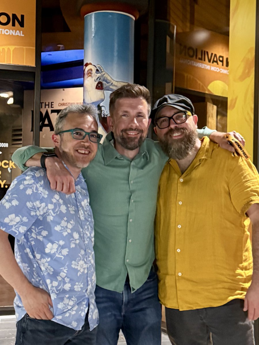 Supajoe's tweet photo. Spent an amazing weekend at #SDCC with the best people in comics! @ignitionpress really did it up with the pavilion. Hadn’t been to the show in 15 years and this was my best yet. Thanks to everyone who came by to see me and get THE OTHER/HALF signed! https://t.co/FmfKw8JQvs