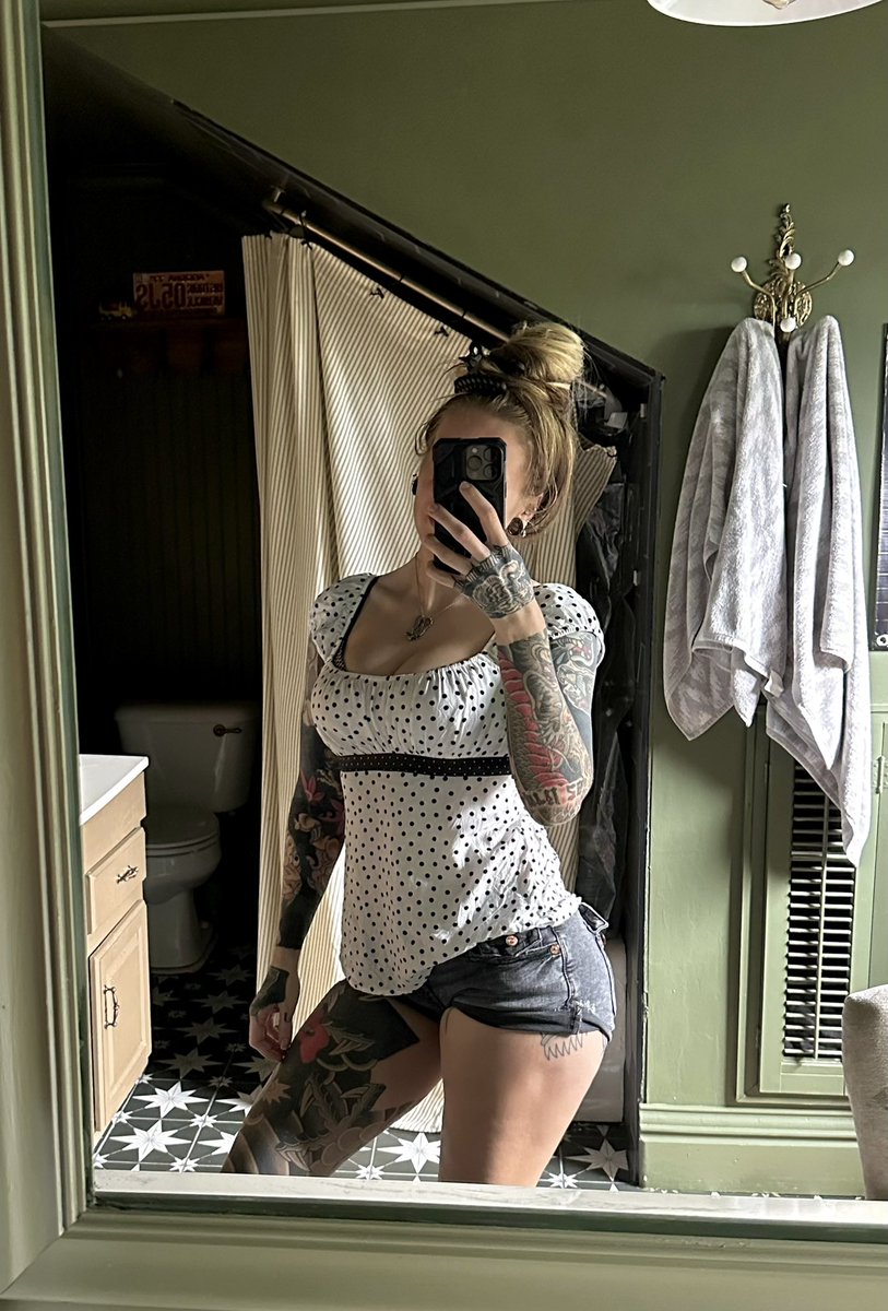 alexxistexxxas's tweet photo. Hair up or down? https://t.co/bqTApExTOA
