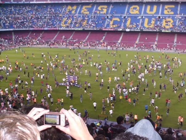adrianapress_'s tweet photo. @fundacionroldan @FCBarcelona_es Así fue. Yo también estuve allí... Tremendo... Registro fotográfico de ese día... https://t.co/WAS01LKO6z