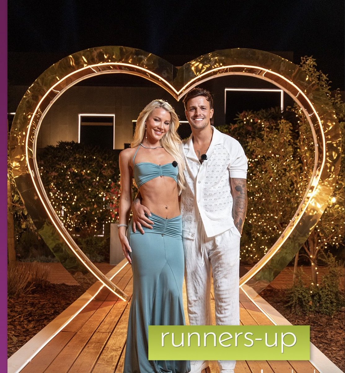 mneology's tweet photo. when history repeats itself #loveisland #loveislanduk https://t.co/maqmRgTfnX