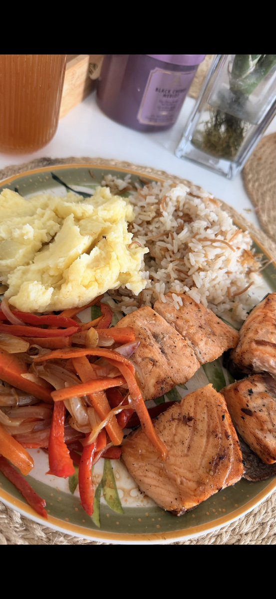 AnaRdrGzFerrer's tweet photo. Tengo un gran amigo que tiene una marisquera y cada cierto tiempo me manda productos para bebé, pero el más beneficiado es el papá!! 🤣🤣❤️❤️@jorgemarioroca https://t.co/qV65ItcgKf