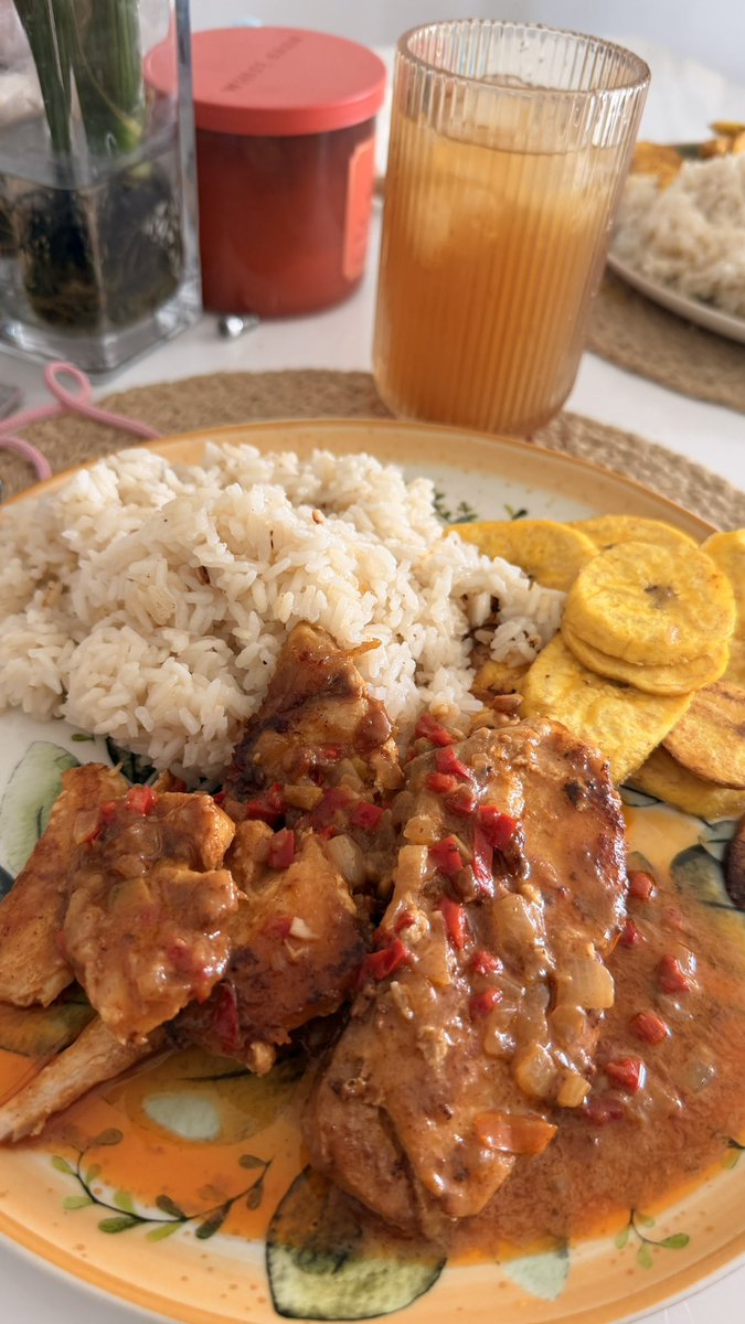 AnaRdrGzFerrer's tweet photo. Tengo un gran amigo que tiene una marisquera y cada cierto tiempo me manda productos para bebé, pero el más beneficiado es el papá!! 🤣🤣❤️❤️@jorgemarioroca https://t.co/qV65ItcgKf