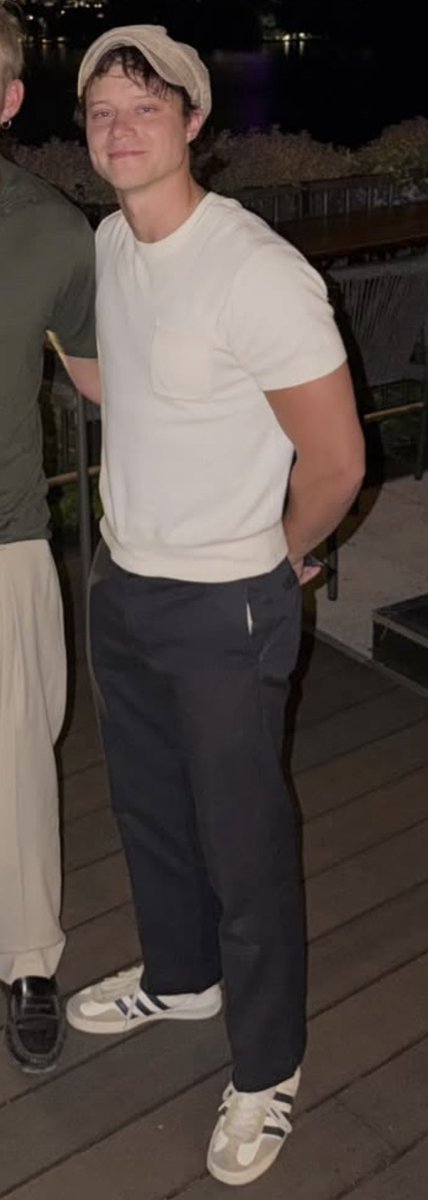 JJswifeey's tweet photo. RUDY PANKOW HELLO?!?! OMG THAT SMILE!?!?! THOSE EYES?!?!?! HIS CHEEKS?!?!?! HIS DIMPLE?!?!?!? HIS HAIR?!?!?! THE HAT?!?!?!? HIS NECK?!?!?!?! THE HAND?!?!? HIS OUTFIT?!?!?! THIS MAN IN GENERAL. https://t.co/5DOPnvHDEQ
