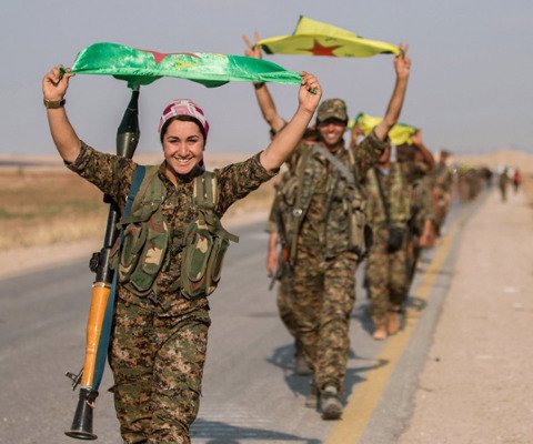 Pymangh1's tweet photo. آمریکا همان‌طور که در روژآوا، پس از رسیدن به اهداف و منافع خود، کوردها را تنها گذاشت، ممکن است با کردهای ایران نیز همین رفتار را تکرار کند. تا زمانی که منافعش ایجاب کند، ممکن است به ما سلاح و حمایت بدهد، اما وقتی به اهدافش برسد، در یک لحظه پشت کردها را خالی خواهد کرد. https://t.co/tNDVnMrot5