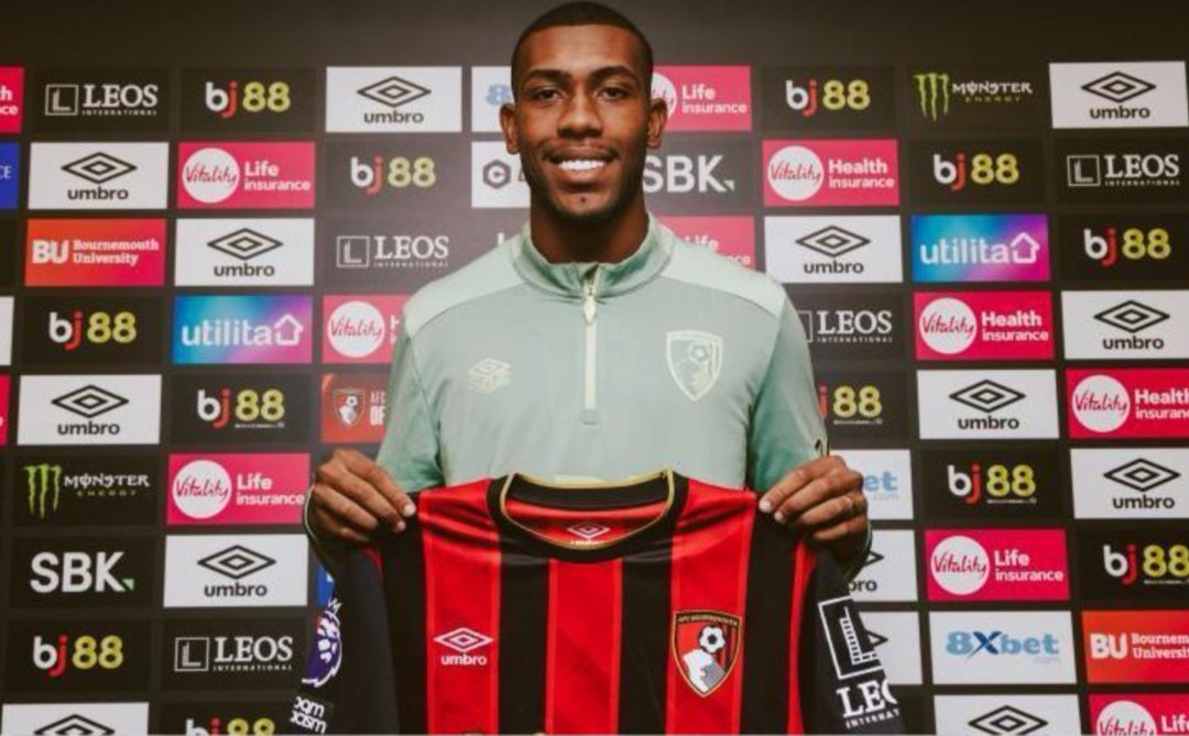 Corballyred's tweet photo. If Liverpool signed Rayan now for 100 million it would only highlight how utterly useless the recruitment department is.

Rayan was available for just 24 million in January when it was clear Salah was off in the Summer.

Did we bid, no, of course we didn't❌ 🤭 

But let's spend 100 million on him 6 months later after just 15 PL games and then be gaslit by the LFC friendly journos, the ITKs and pundits how smart Liverpool recruitment is 😂