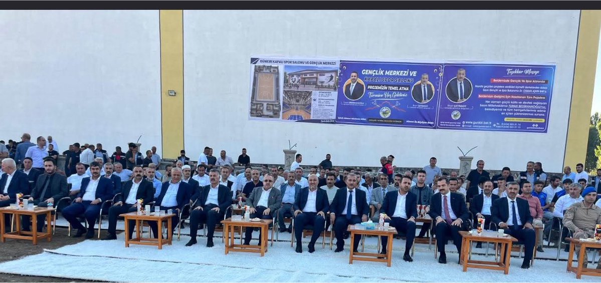 AkPartiGuroymak's tweet photo. 📍Günkırı Beldesi /Güroymak

 Milletvekilimiz Sn.@T_Bedirhanoglu , İl Başkanımız Sn.@EnginGunceoglu , İlçe Başkanımız Sn.@Nihat_yvz Güroymak Kaymakamımız Sayın Onur Aykaç, Güroymak Belediye Başkanımız Sn.@EsrefMutlu_ , Gölbaşı Belediye Başkanımız Sayın Hikmet Kardaş ve ev sahibi Günkırı Belediye Başkanımız Sn.@ilhancetinsoy ‘un katılımlarıyla ,

Günkırı Beldemizde Gençlik ve Spor Merkezinin temel atma törenini büyük bir coşku ve heyecanla gerçekleştirdik. 🏀 

Kadın Kolları ve Gençlik Kolları Başkanlarımız, belediye ve il genel meclis üyelerimiz, teşkilat mensuplarımız, kurum müdürlerimiz ve kıymetli hemşehrilerimizin yoğun katılımıyla gerçekleşen bu anlamlı tören, birlik ve beraberliğimizin en güzel örneklerinden biri oldu.

Bu kıymetli yatırımın beldemize kazandırılmasında emeği ve desteği bulunan başta Gençlik ve Spor Bakanımız Sn.@OA_BAK , Milletvekilimiz Sn.@T_Bedirhanoglu , İl Başkanımız Sn.@EnginGunceoglu olmak üzere, katkı sunan herkese gönülden teşekkür ediyoruz.🫶

Gençlerimizin sosyal, kültürel ve sportif gelişimine önemli katkılar sağlayacak bu kıymetli yatırımın Günkırı Beldemize, Güroymak’ımıza, Bitlis’imize ve tüm gençlerimize hayırlı olmasını diliyor; emeği geçen herkese teşekkür ediyoruz.

Durmak yok, hizmete devam! 🇹🇷

@T_Bedirhanoglu