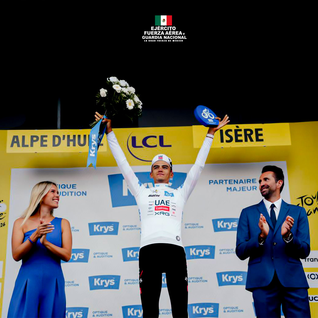 Defensamx1's tweet photo. ¡Felicidades Isaac del Toro!

El Ejército, la Fuerza Aérea y la Guardia Nacional felicitan al ciclista mexicano Isaac del Toro por su histórico 3/er. lugar en el Tour de France.

Con este extraordinario resultado, se convierte en el primer mexicano en alcanzar el podio de esta prestigiosa competencia y en uno de los máximos exponentes del ciclismo mundial. México se enorgullece de tu esfuerzo, disciplina y perseverancia; este histórico logro inspira a millones de mexicanos y enaltece el nombre de nuestro país.

#EjércitoMexicano #FuerzaAéreaMx #GuardiaNacional