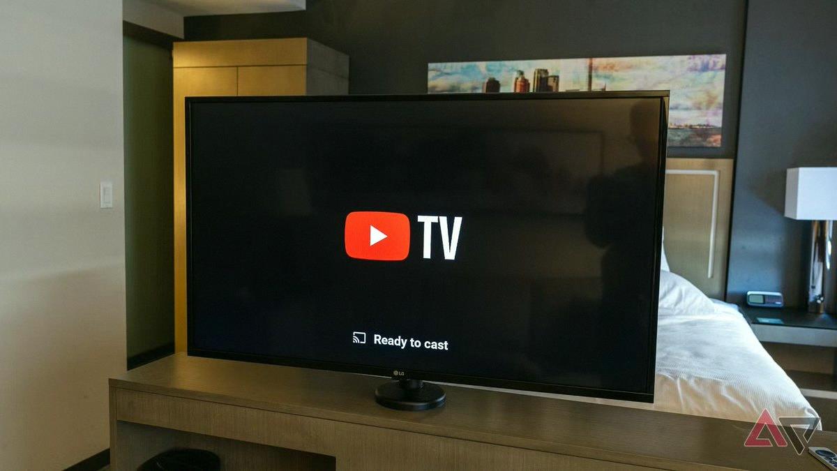 kenneth198051's tweet photo. Big news: YouTube TV and Peacock just made a deal 🤝

Starting early next year, if you're a YouTube Premium subscriber in the U.S., you'll get access to all of Peacock's content—including live sports. Google and Comcast teaming up 🎉 https://t.co/fZfVfZ93XI
