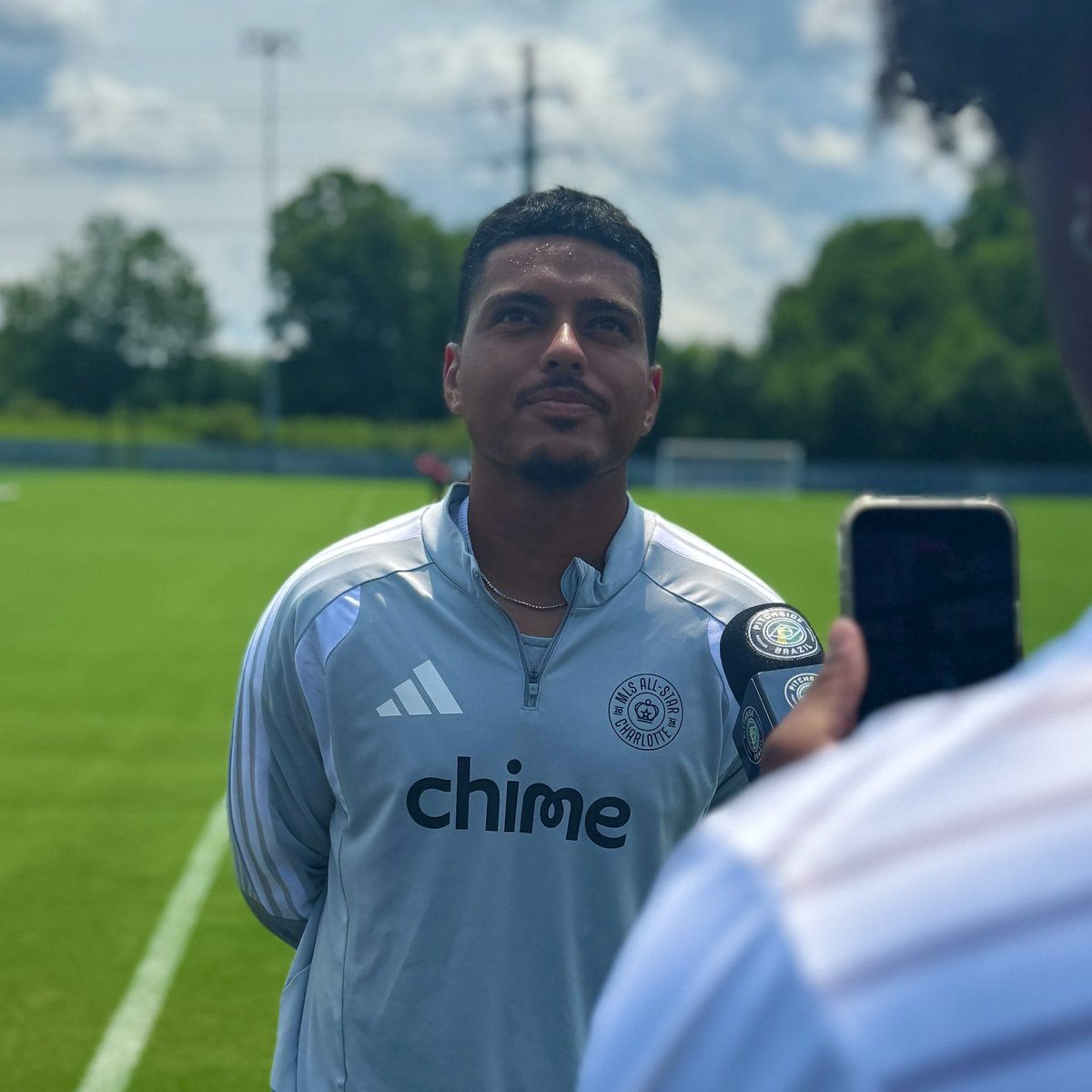 CarterChapley's tweet photo. This is Evander’s 3rd MLS All-Star in 3 years, so he’s pretty much got the routine down by now. 

He does say that every year is a special though, &amp; an honor to represent his club.

“It’s a joy and responsibility to represent (FCC) well, and that’s important to me.”

#AllForCincy https://t.co/tTZ2Zl96kc