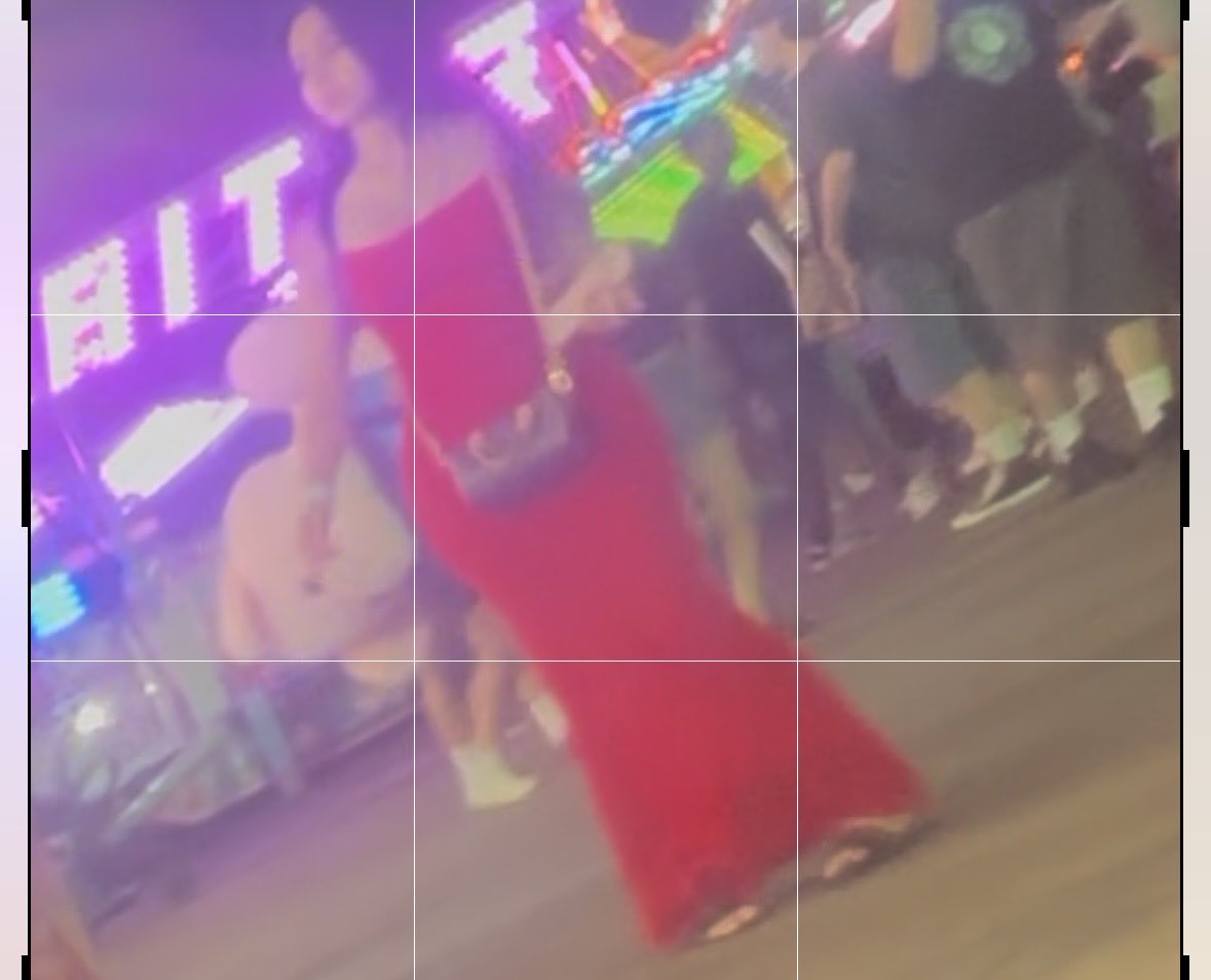 Idkve6y's tweet photo. Does anyone know these two they were at the Sacramento fair on the 26th they had some fat asses https://t.co/i7kcmpFauF