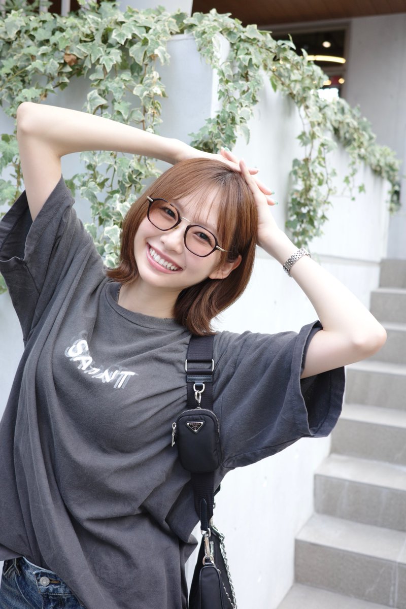 Yb_s_a_y_a's tweet photo. 夏はメガネかけたくなる👓
#おはもにメガネ女子 https://t.co/I4FmkslNsJ