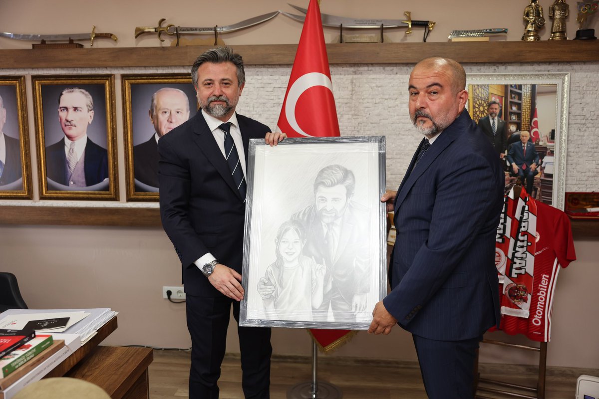 mhpantalyail's tweet photo. Milliyetçi Hareket Partisi Kemer İlçe Başkanımız Ahmet Ali Güven Bey ve Yönetimi, İl Başkanımız Sn. Sadullah Güneş Bey’i makamında ziyaret etti.

Nazik ziyaretleri ve hediyeleri için teşekkür ederiz.

#MilliyetçiHareketPartisi #MHPAntalyaİlBaşkanlığı #MHP #Antalya #SadullahGüneş https://t.co/C5ZjCqnQZY