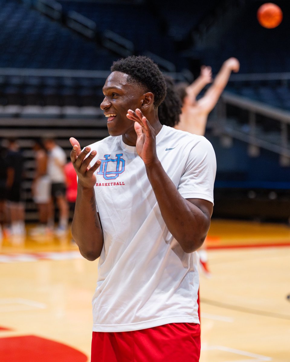 DaytonMBB's tweet photo. Happy Birthday, T-Ford‼️

#GoFlyers // @4tford2 https://t.co/E5YvTtB8Cm