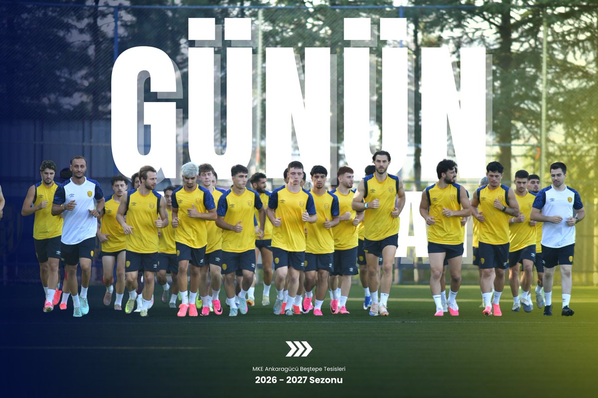 Ankaragucu's tweet photo. Beştepe’de Günün Antrenmanı
#MKEAnkaragücü 💛💙 https://t.co/b7saa54vl4