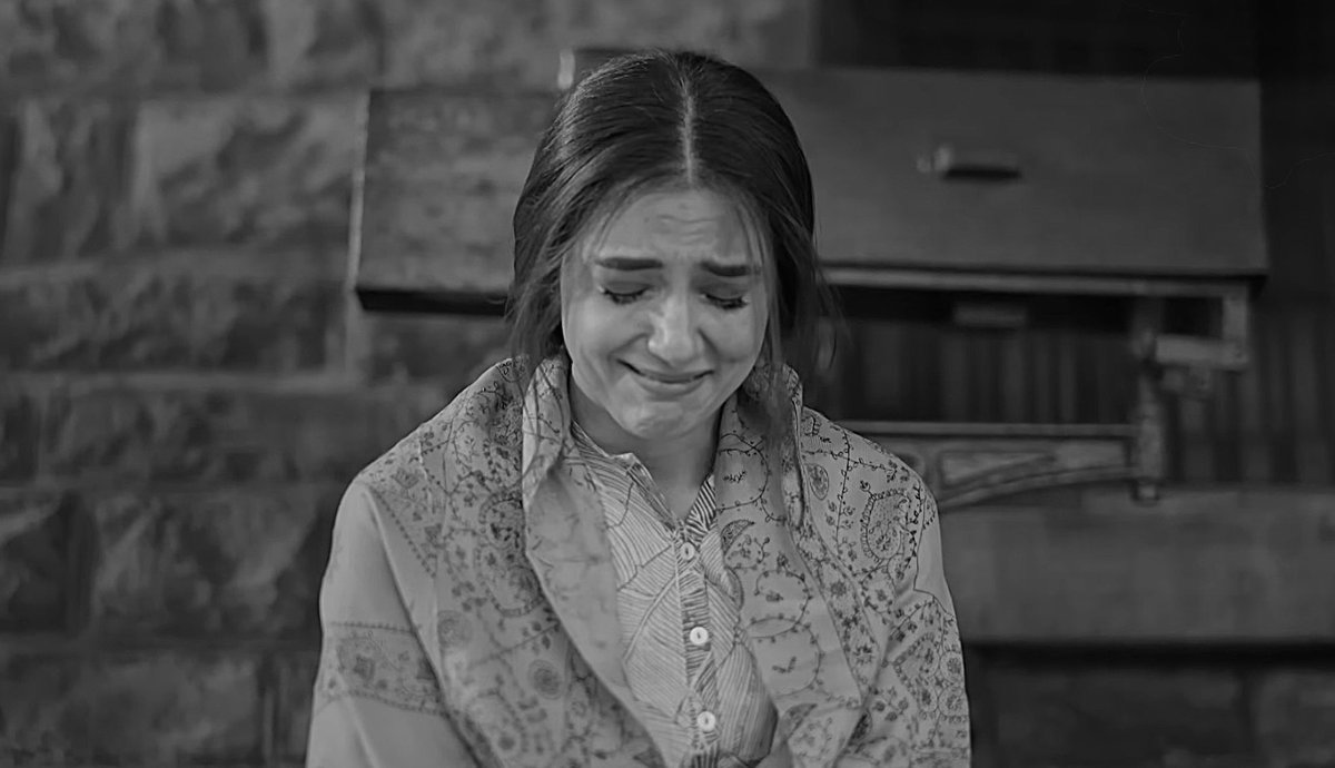 carcastee's tweet photo. H : PEHLI NAZAR ke bad agar mujhe pata chalta ki wo kisi aur ko pasand karti hai mujh mai interested nahi hai tab mai aapko dikhata dil pe kabu kaise kia jata hai

K : tumne mujhse pucha tha na maine mr malik mai kya dehka hai? yeh dehka hai unki ALA ZARFI. 
[ #aikmohabbataur ] https://t.co/GgojgAXUoW