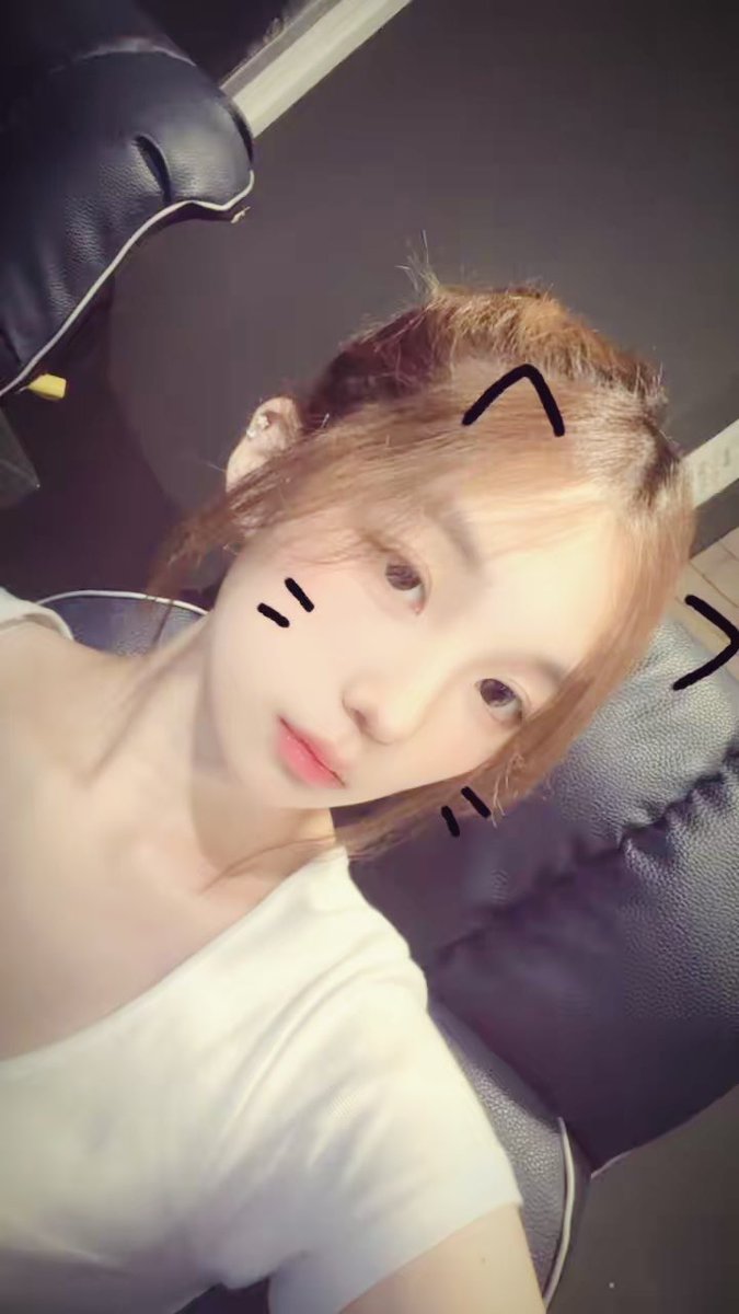 ahsldoejens's tweet photo. #우울계_𝕏친소 #정병계_트친소 #일상계_𝕏친소
나랑 친구할랭 흔적 남기면 갈게 https://t.co/IQjnEZZvpy