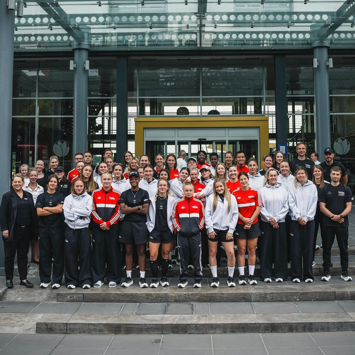 fcunion_es's tweet photo. Ya están de vuelta!!! 🔙

Tras 7 días de stage en Neuruppin, nuestras Unionerinnen llegaron ayer a Berlín muy satisfechas del trabajo realizado y preparadas para los próximos retos. ¡Seguimos! https://t.co/KN8R74mFFT