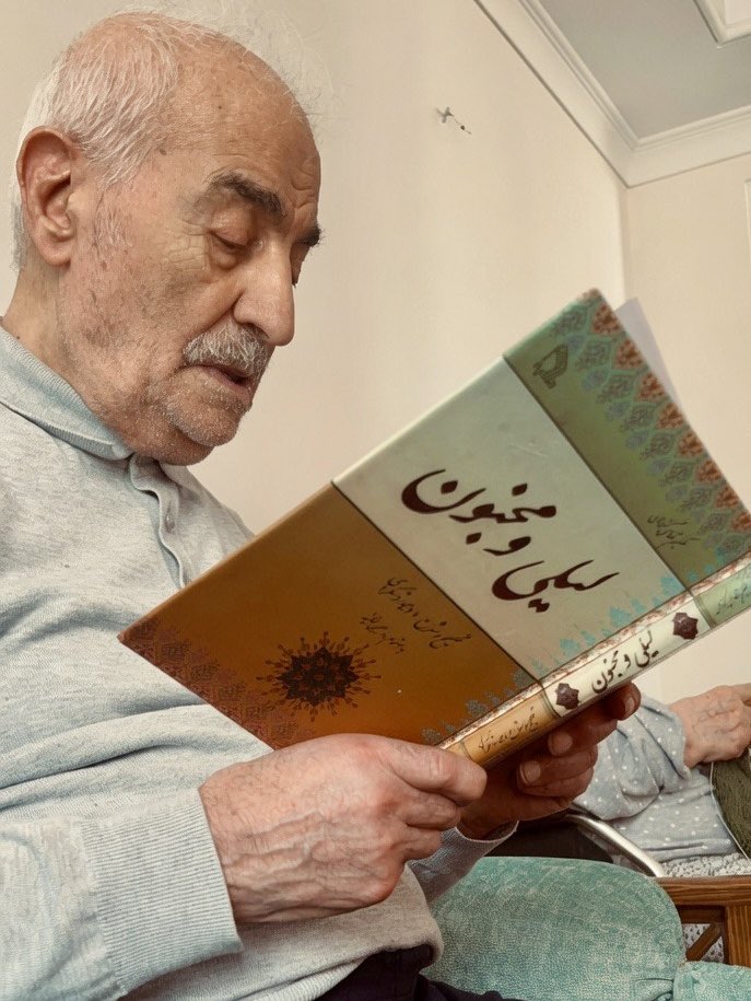 عاری tweet media