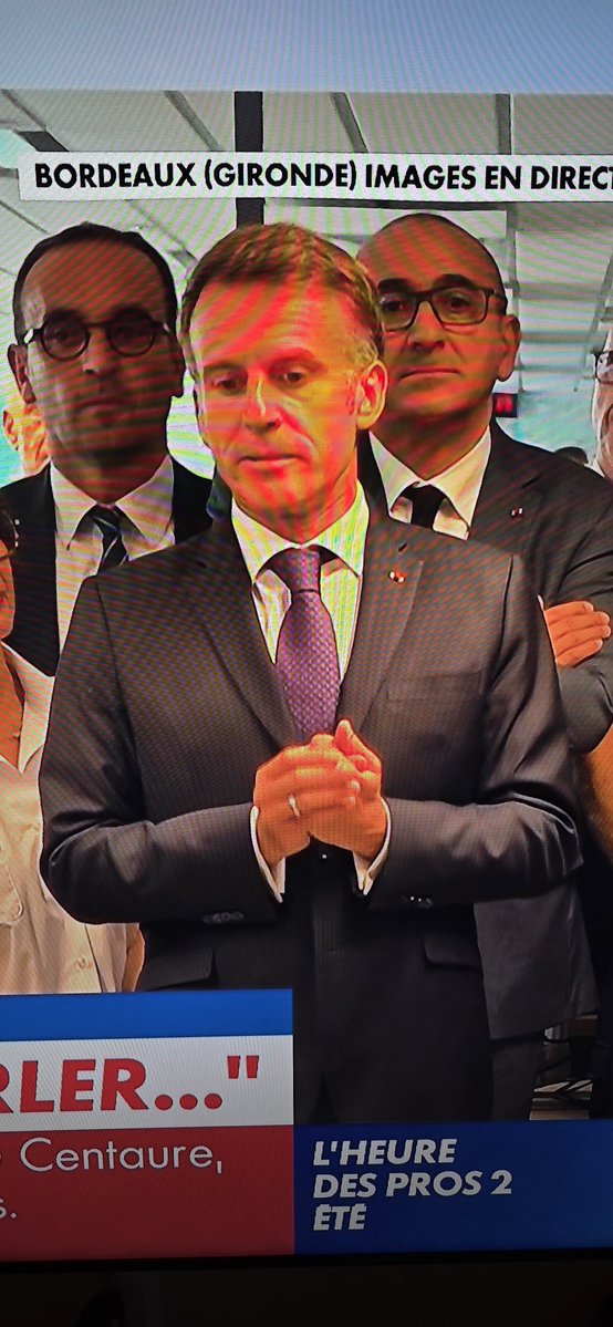 Napol77's tweet photo. Le bèat satisfait de son incompétence#feu#macron#gironde https://t.co/OgTJOOzjD0