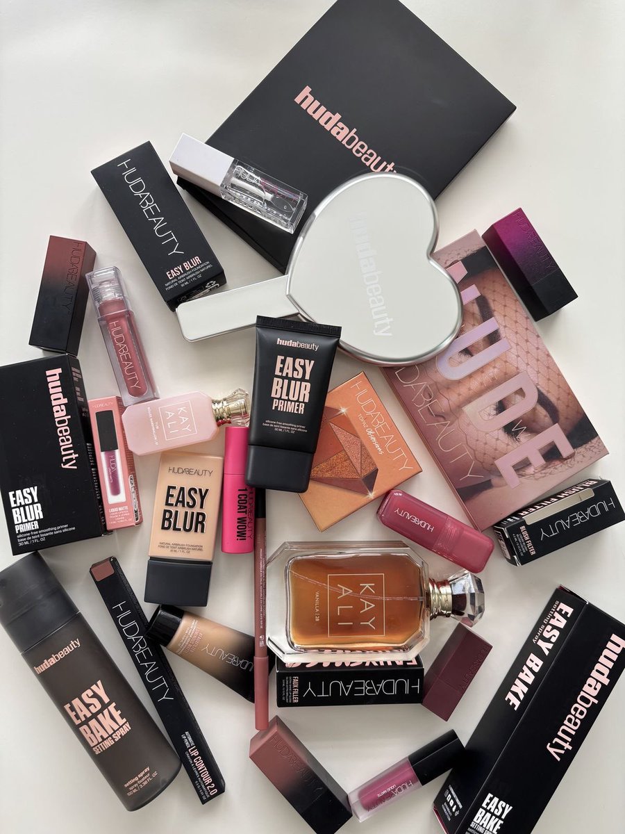 k_arlalopes's tweet photo. Finalmente: Huda Beauty chega à Sephora Brasil em agosto 💖 https://t.co/xzbuMKlBNu