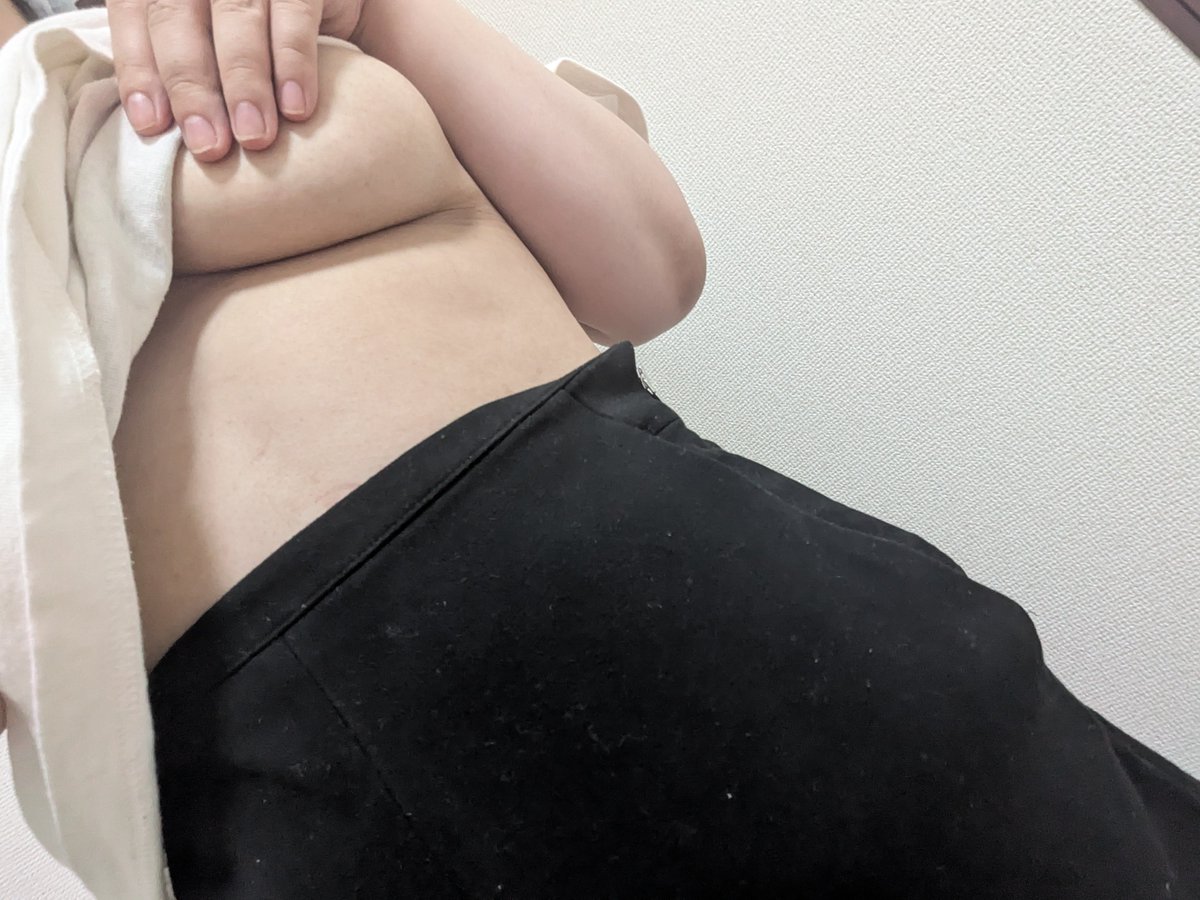 bebe_Brat_Sub's tweet photo. ここ5年太ってはい��なかったショートパンツはいるようになってた、、、🙌🙌🙌 https://t.co/VJ8wThGRml