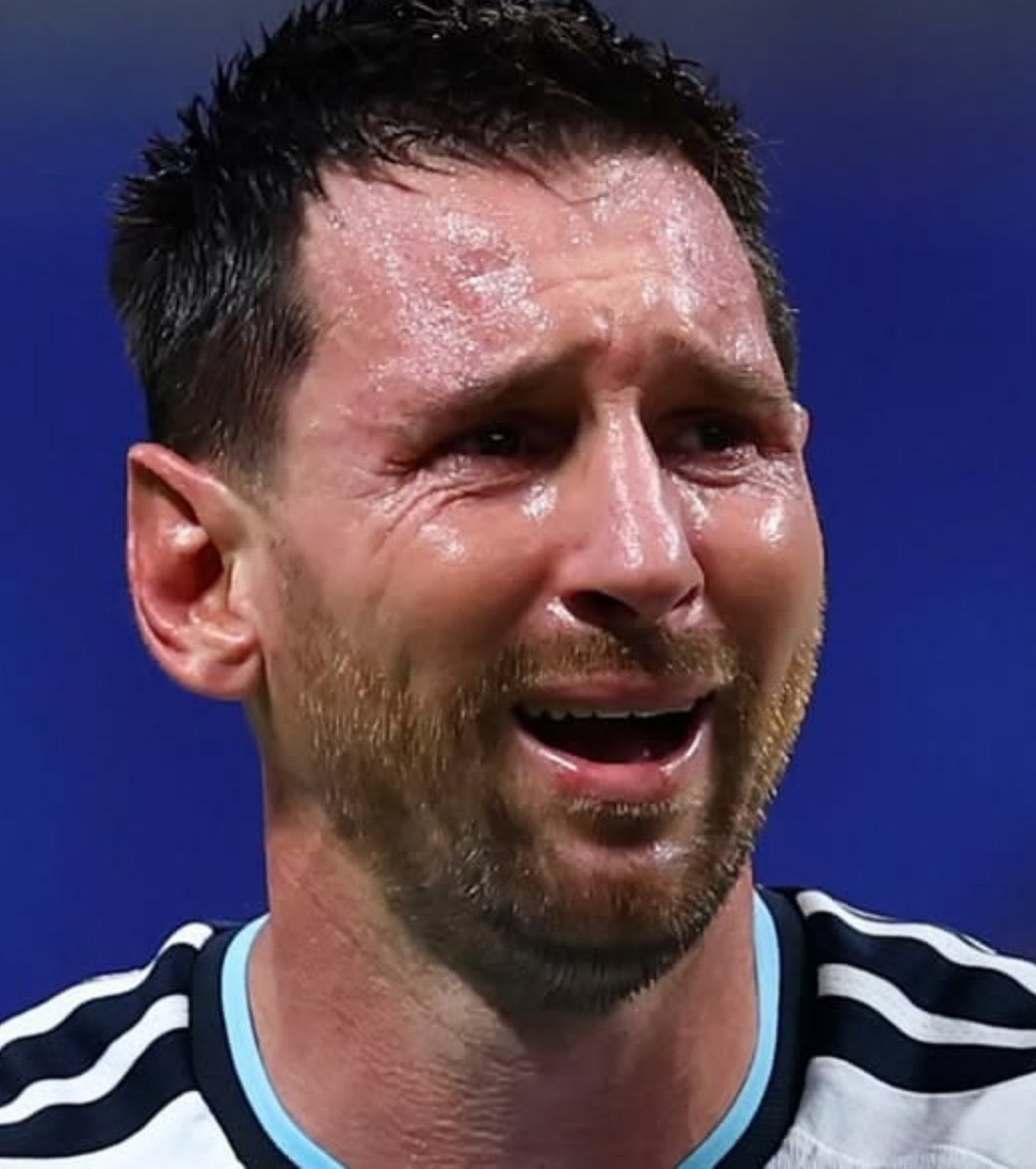 Grandsoncr7's tweet photo. Ronaldo at 41.                  Messi at 39 https://t.co/J8tqH7v7ig