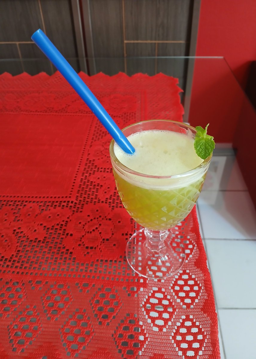 Daniel459370852's tweet photo. Limonada de limão doce com hortelã!🫰✨️ https://t.co/ee4yxGAXcr