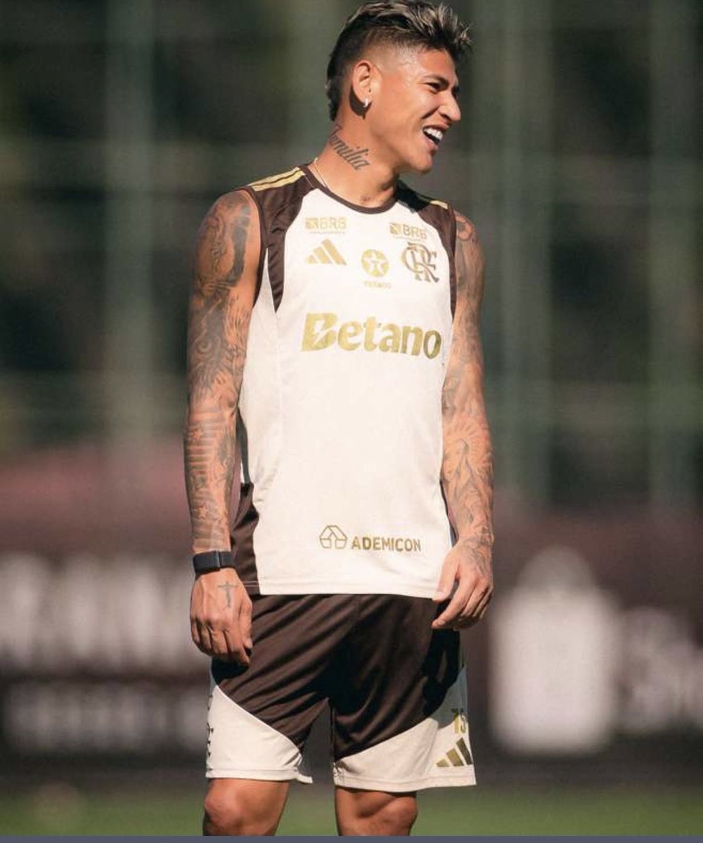 Lemos_Santos's tweet photo. Sobre Carrascal.

Carrascal cumpriu suspensão nas últimas partidas e está novamente à disposição de Leonardo Jardim. O meia reforçará o Flamengo no confronto diante do Internacional, nesta quarta-feira.

Em parceria com o craque @caio_fontinelle 

#Flamengo #CRF @1MauroSantAnna https://t.co/IFKhSvcUp8