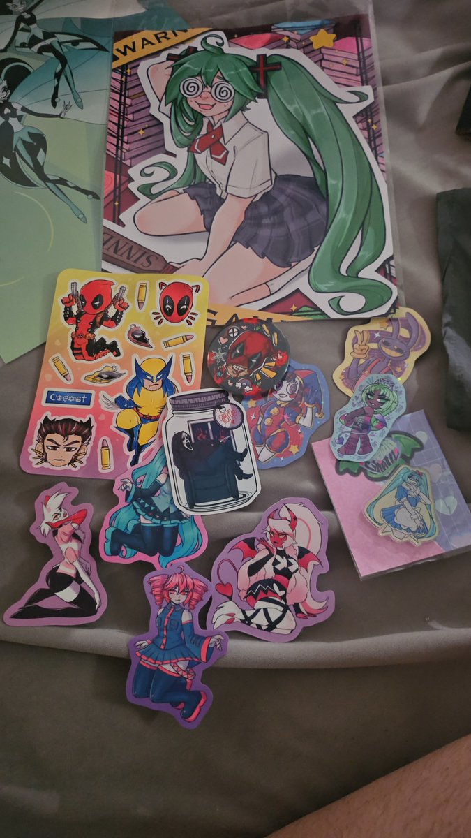frisk_starlight's tweet photo. Went to Valdosta Comic Con and picked up some amazing stuff from @_graveyardghoul 💚💜

Thank you! https://t.co/6pPcpYk9zz