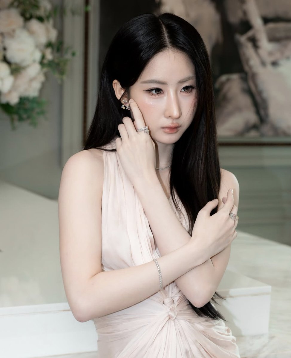 ArkMidy's tweet photo. Tomemos un tiempo para apreciar está esquisita obra de arte.
Las joyas también están hermosas.
#YokoApasra
#โยโกะอาภัสรา
#Gemspavilion
#GemsPavilionxYoko https://t.co/I2GTpWL0Tl
