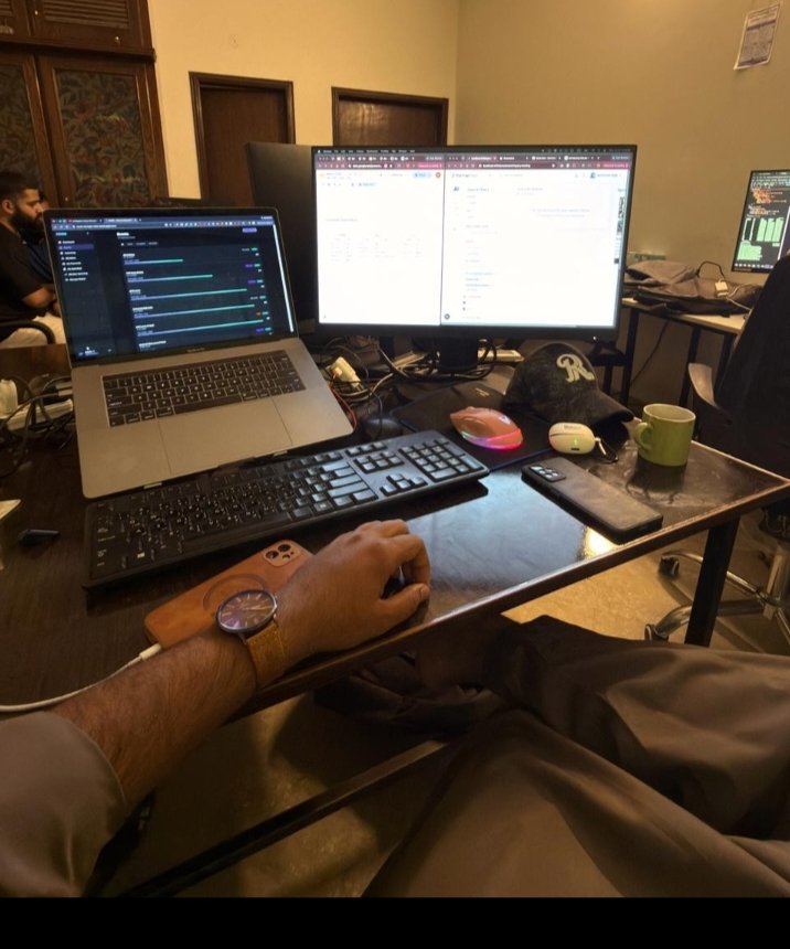 Mrzee31313213's tweet photo. Behind every productive day is a desk full of ideas, discipline, and determination. Here's to building something meaningful, one task at a time.

#MondayMotivation #OfficeLife #Productivity #WorkMode #Focused #GrowthMindset #ProfessionalLife #WorkLife #TechLife #DeveloperLife https://t.co/lIR03PLKZQ