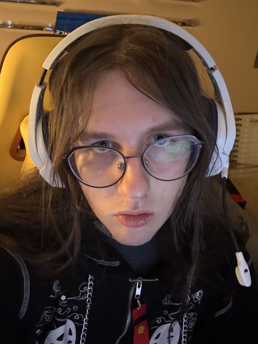RaineFREAK's tweet photo. PINNED POST!!

Hiii i’m Raine and i’m like cool and trans r whatever

Cashapp: $RainingEmberss https://t.co/xATS0HcsAx