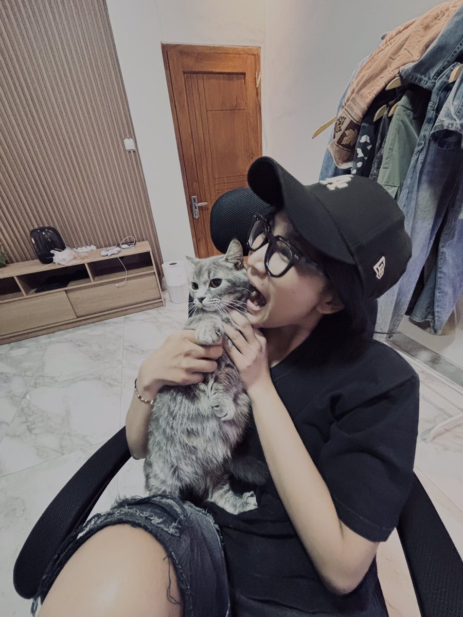 dahaknw's tweet photo. demen ngewe bgt ela ela masa bunting lg ajg https://t.co/cm8fW9VjcR