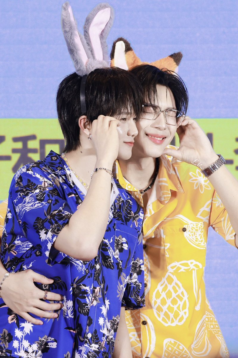 Lizzyeahyeee's tweet photo. ˚˖𓍢ִ໋✧💛💙˚.🧀༘⋆.⁺⑅♡

˚ ༘ @JARUKiTzX96 @mii_iin_ ˙⟡ ˖

ECOOBIXxTOPTAPMINLEE

#TOPTAPJarukit #MINLEEthanakorn
#ECOOBIXxTOPTAPMINLEE #ToptaMinlee https://t.co/H5v3omok0C