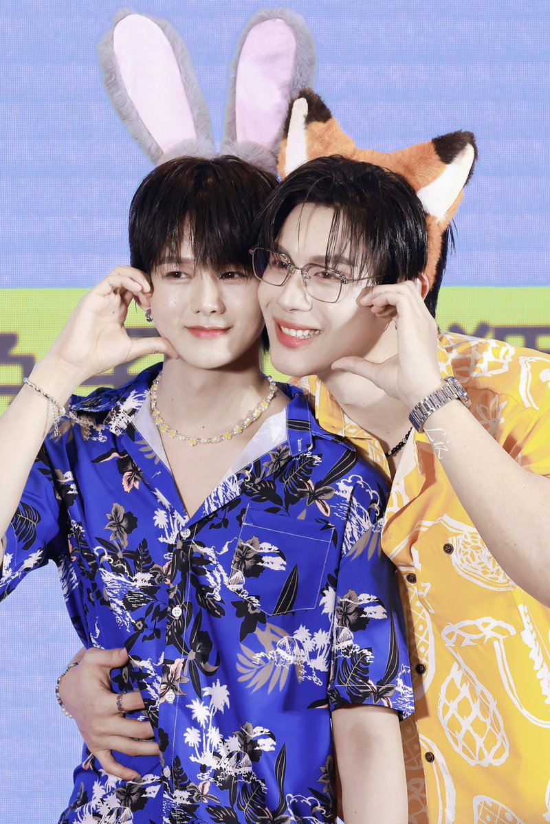 Lizzyeahyeee's tweet photo. ˚˖𓍢ִ໋✧💛💙˚.🧀༘⋆.⁺⑅♡

˚ ༘ @JARUKiTzX96 @mii_iin_ ˙⟡ ˖

ECOOBIXxTOPTAPMINLEE

#TOPTAPJarukit #MINLEEthanakorn
#ECOOBIXxTOPTAPMINLEE #ToptaMinlee https://t.co/H5v3omok0C