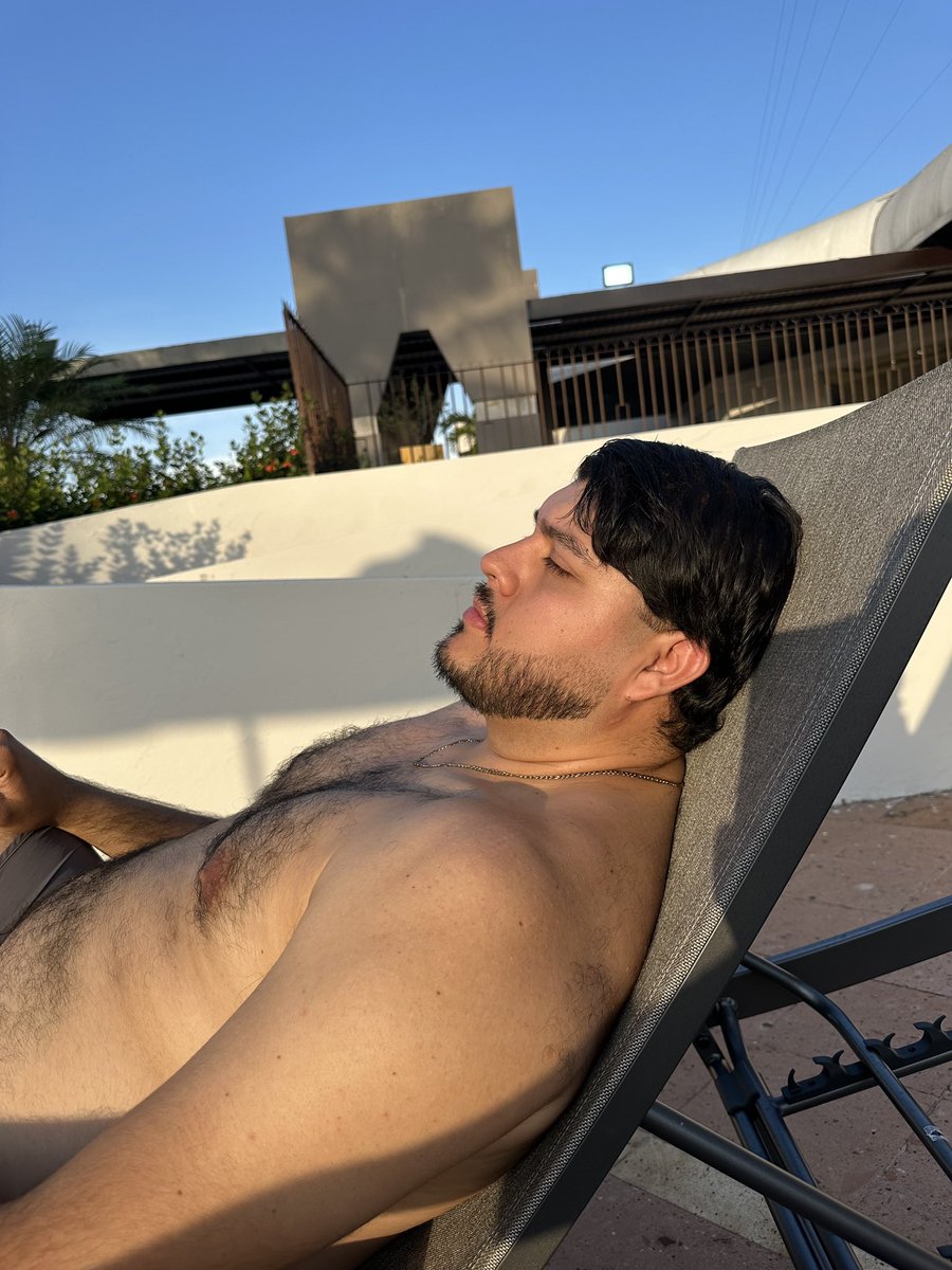 JuanViramonttes's tweet photo. Unas del fin, de morrito bien portado 😈 #beardboy #hotel https://t.co/SCLgjqkeZI