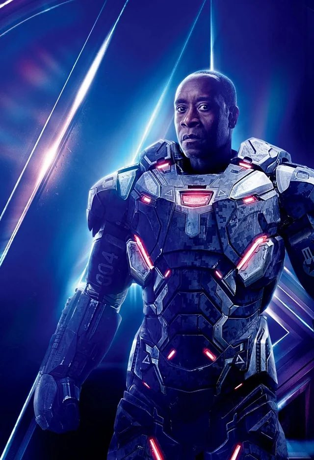 weinthedoomsday's tweet photo. he was so happy (?) to maintain security #warmachine #doncheadle https://t.co/1rJfC1SC04