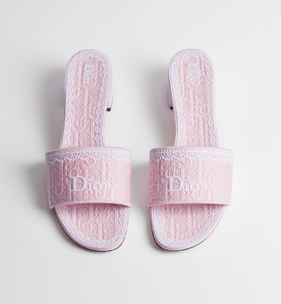 1leio's tweet photo. Dior https://t.co/gPfyCfYB4X