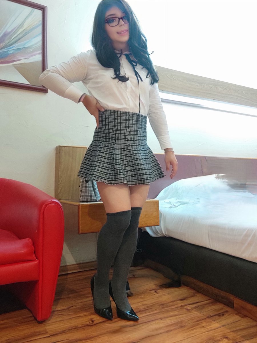 Valephani_star's tweet photo. Que tengan bonito inicio de semana mis amores, los quiero mucho 💋💋 https://t.co/bniGKWMtWO