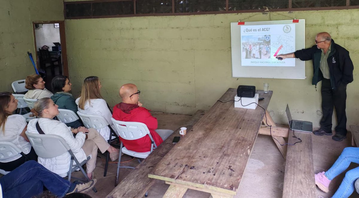 CRMinae's tweet photo. MINAE impulsa alianzas para la conservación de Áreas Silvestres Protegidas en Guanacaste
La ministra del MINAE, Mónica Navarro, visitó la Estación Biológica San Gerardo, con el propósito de conocer el modelo de manejo compartido que impulsa el ACG para fortalecer la conservación. https://t.co/AV4LjZUQ6C