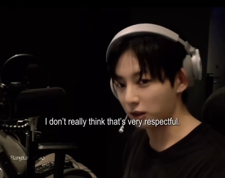 Jkberry09's tweet photo. Jungkook discussed his recent encounter with a sasaeng at a bakery during his live stream today. And those who invade his privacy aren't ARMY they're sasaengs! How dare them to act this way! We should definitely raise our voice for BTS 
#bts #btsarmy #jungkook #btssasaeng #jk https://t.co/JGgK8IRmoS