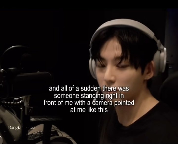 Jkberry09's tweet photo. Jungkook discussed his recent encounter with a sasaeng at a bakery during his live stream today. And those who invade his privacy aren't ARMY they're sasaengs! How dare them to act this way! We should definitely raise our voice for BTS 
#bts #btsarmy #jungkook #btssasaeng #jk https://t.co/JGgK8IRmoS
