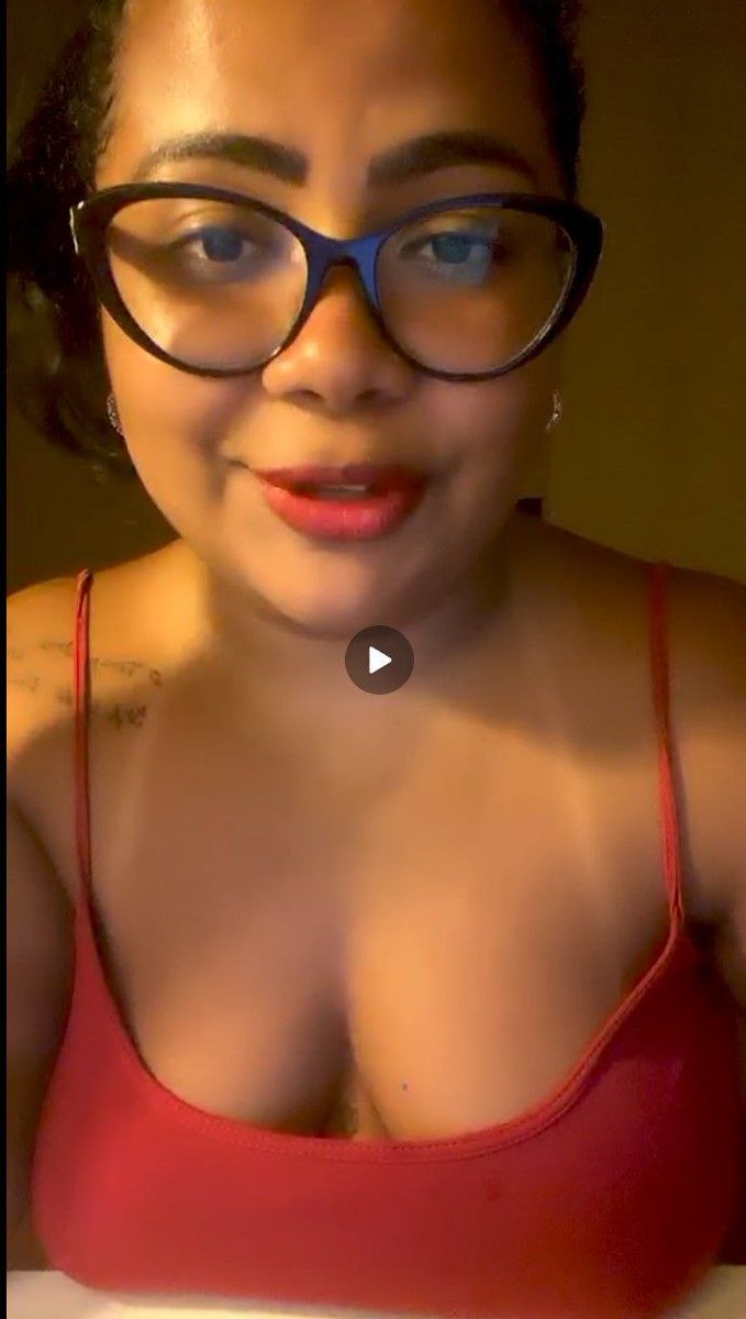 EnD0rx_cks's tweet photo. . 
Coroa gostosa dançando de calcinha na live #minichat #ometv #vazou #vazados #caiunanet https://t.co/JGnkDkkJrg
