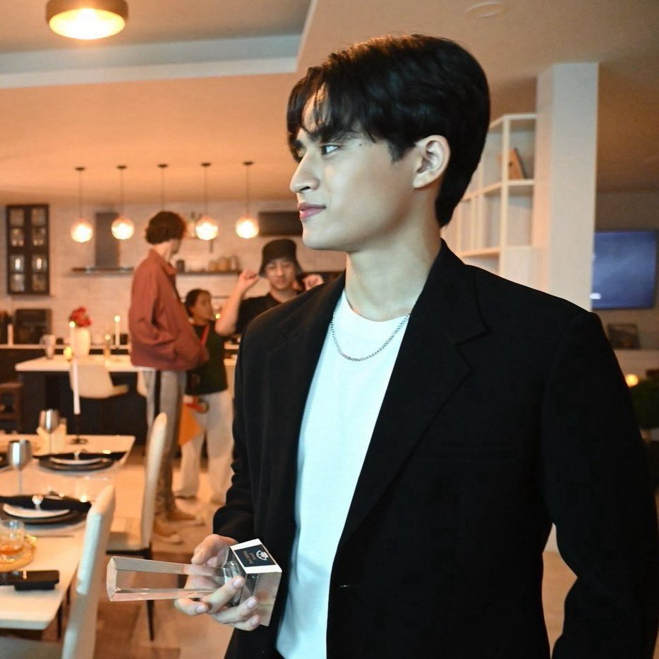 Kinn_Barcode's tweet photo. @YouManiacSeries Ten &amp; Pun 🥰

Our veterinarian and editor 🐶🎬

@BarcodeTin @Kinn_ts 
#YouManiacSeriesQ25
#BarcodeKin https://t.co/00EIuLWJqU