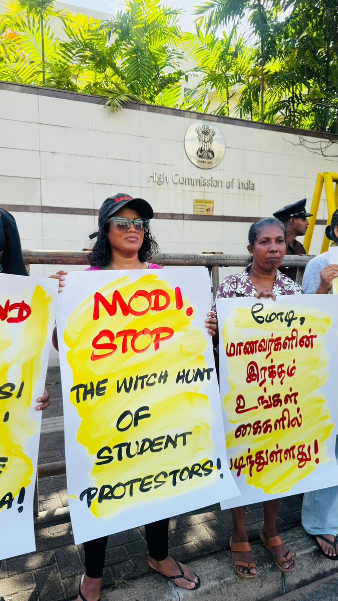 the_hindu's tweet photo. Nearly 200 activists, social movements, civil society organisations, and trade unions in Sri Lanka have expressed solidarity with students in India, who were protesting and voicing serious concern over the NEET examination paper leak and broader issues facing the education sector.
✍️@Meerasrini
https://t.co/3PO9RDwOYi