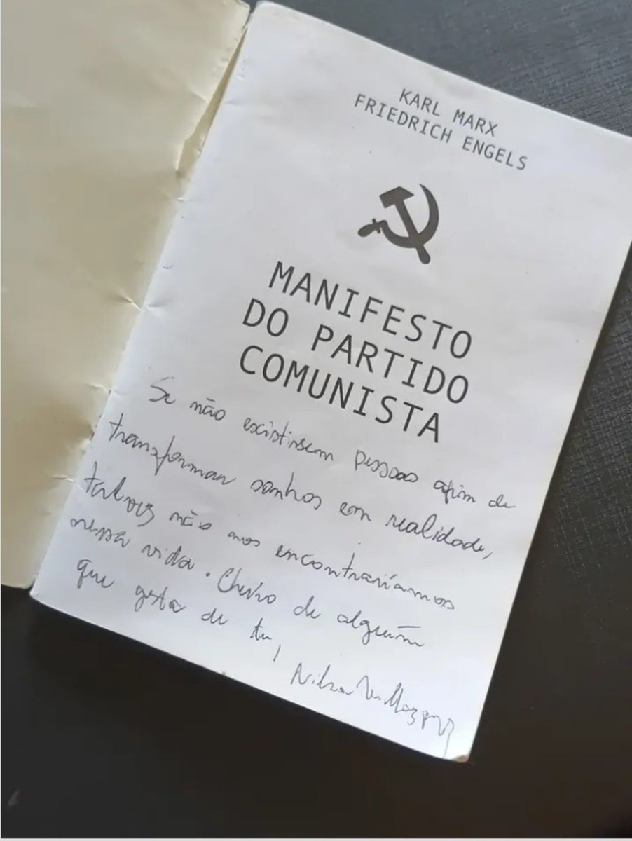 VicenteLopez007's tweet photo. Libro del Manifiesto del partido comunista en Portugués. https://t.co/QC5h80lj97