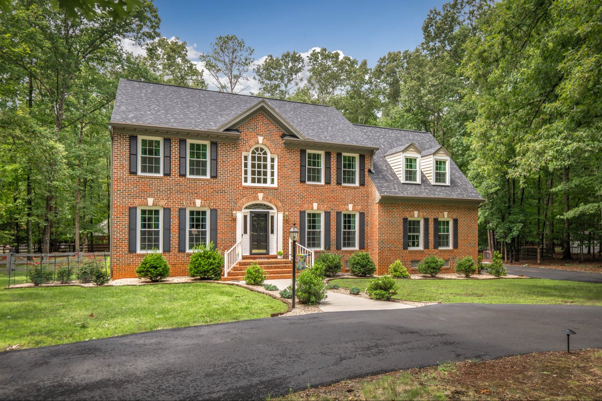 MissionRealtyVa's tweet photo. Nestled among the trees on 1.75 private acres!

1531 King William Woods Rd Midlothian, Virginia 
Listed at: $825,000 | 5 Bed 3 Bath | 3,967 soft
MLS #: 2620057 | Listed by: Tamara McGhee 
Mission Realty Brokered by Real | (804) 601.4960 

Visit https://t.co/Wzc9xIVnt9 https://t.co/LJgf6NEN4c