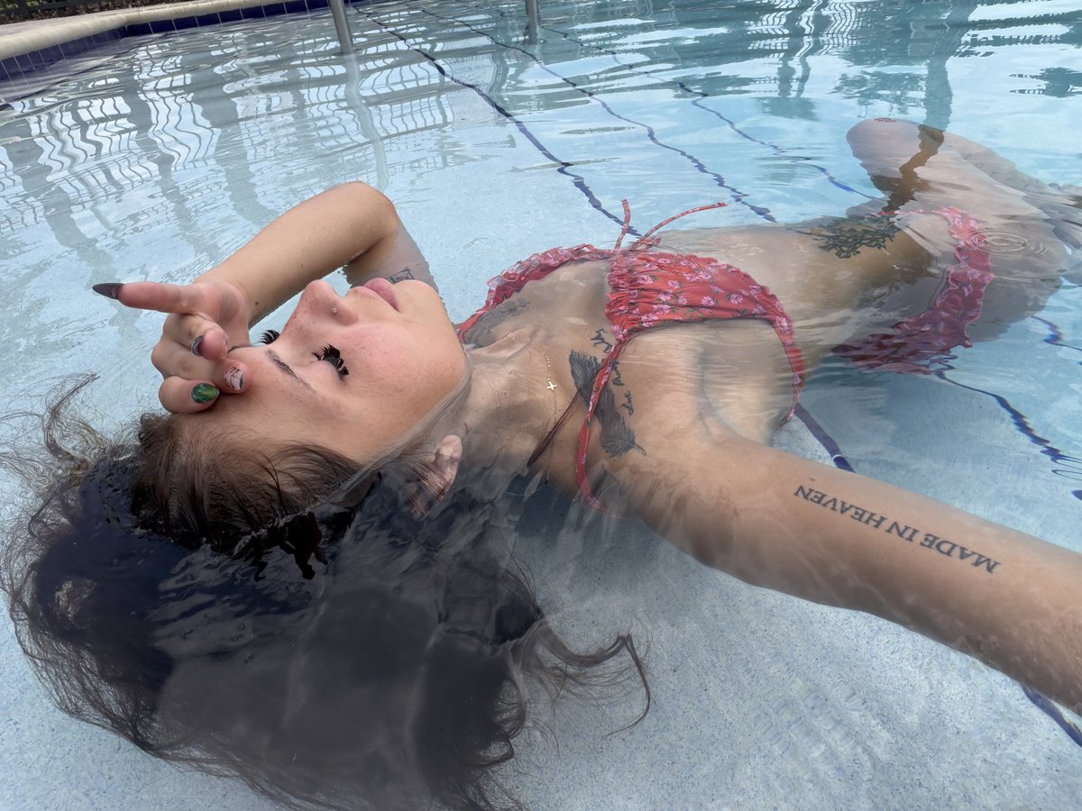 hannahmtolbert's tweet photo. subscribe to my OF … Link in bio 😒😈😝🫦💕 #FlirtyEyes #brunette #naughty #nsfwtwtًً #GOODMORNİNG #linksinbio #tease #onlyfansfit #summerbody #feetfetısh #feetworshi̇p #wet #ofcommunity #OnlyFansTeaser #clickthelink #bio https://t.co/73YfEa8dkd
